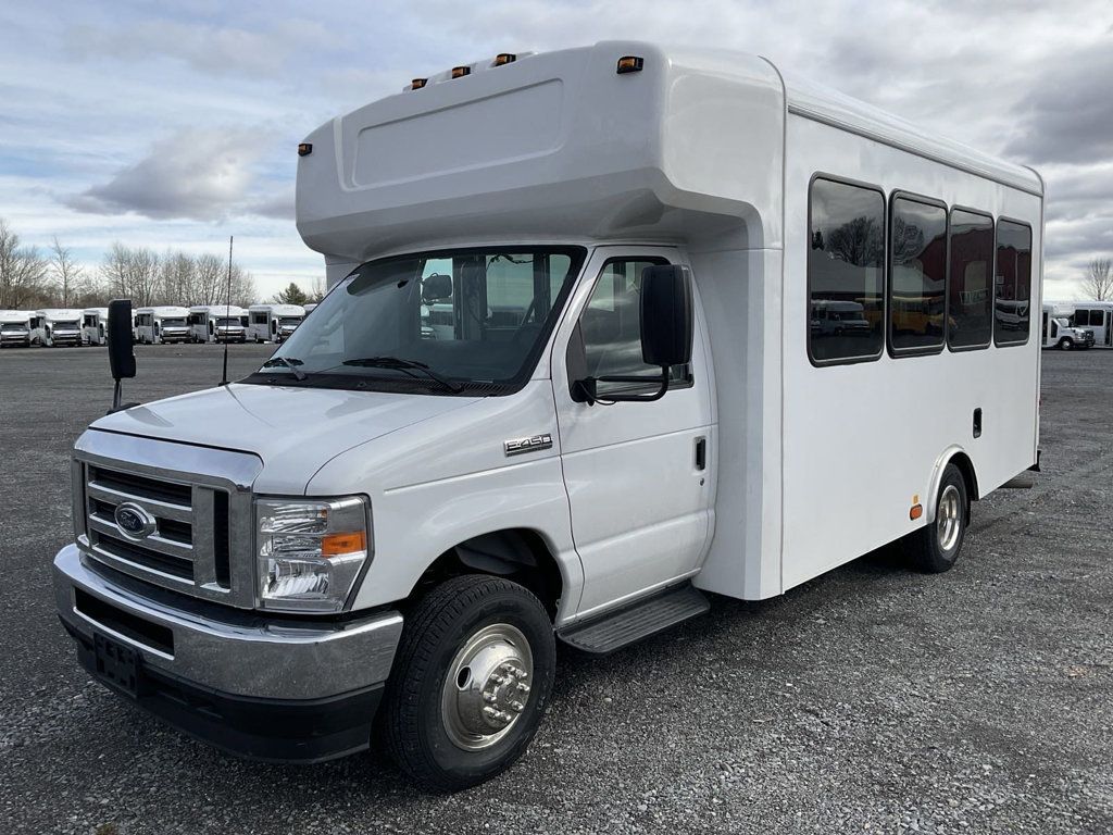 2026 Ford HLE HLE COACH - 22216554 - 3