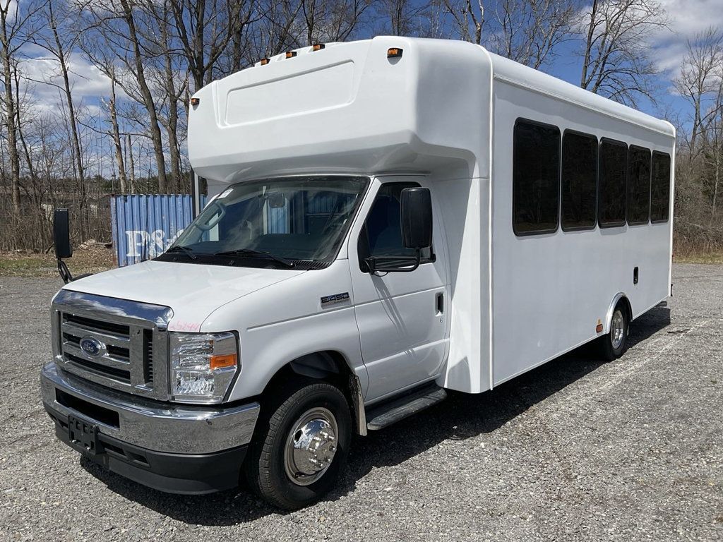 2026 Ford HLE HLE COACH - 22315068 - 3