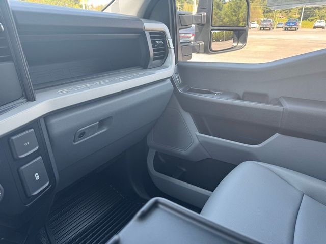 2026 Ford Super Duty F-350 DRW Cab-Chassis  - 22910282 - 34