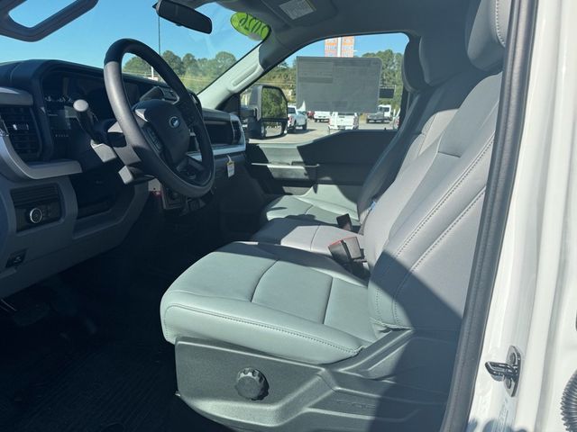 2026 Ford Super Duty F-350 DRW Cab-Chassis XL 4WD Crew Cab 179" WB 60" CA - 22918686 - 14