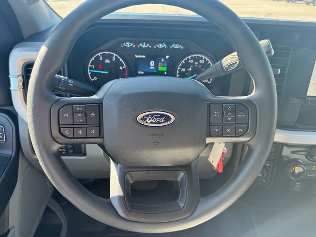 2026 Ford Super Duty F-350 DRW Cab-Chassis XL 4WD Crew Cab 179" WB 60" CA - 22918686 - 18