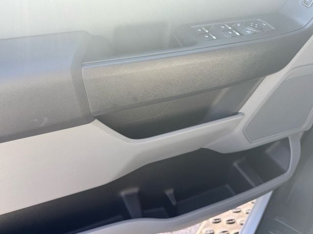 2026 Ford Super Duty F-350 DRW Cab-Chassis XL 4WD Crew Cab 179" WB 60" CA - 22918686 - 23