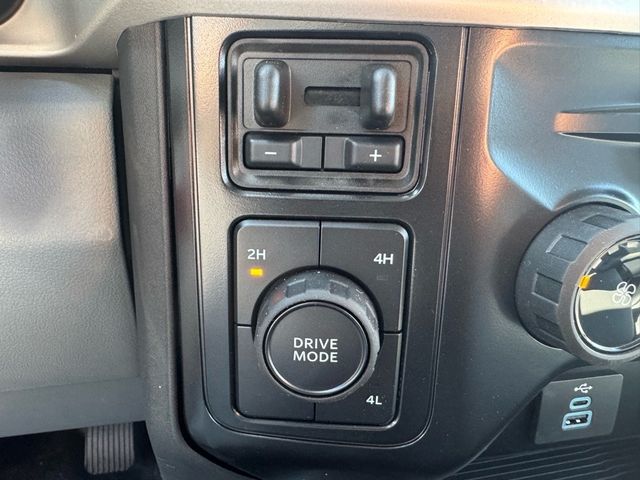 2026 Ford Super Duty F-350 DRW Cab-Chassis XL 4WD Crew Cab 179" WB 60" CA - 22918686 - 29