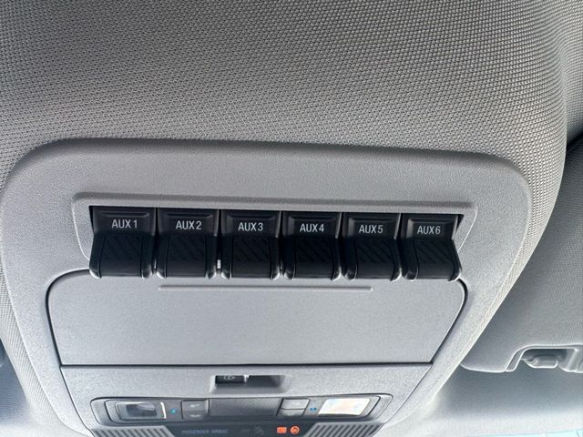 2026 Ford Super Duty F-350 DRW Cab-Chassis XL 4WD Crew Cab 179" WB 60" CA - 22918686 - 31