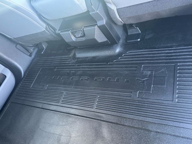 2026 Ford Super Duty F-350 DRW Cab-Chassis XL 4WD Crew Cab 179" WB 60" CA - 22918686 - 35