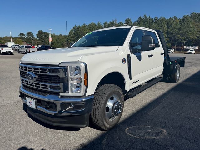 2026 Ford Super Duty F-350 DRW Cab-Chassis XL 4WD Crew Cab 179" WB 60" CA - 22918686 - 3