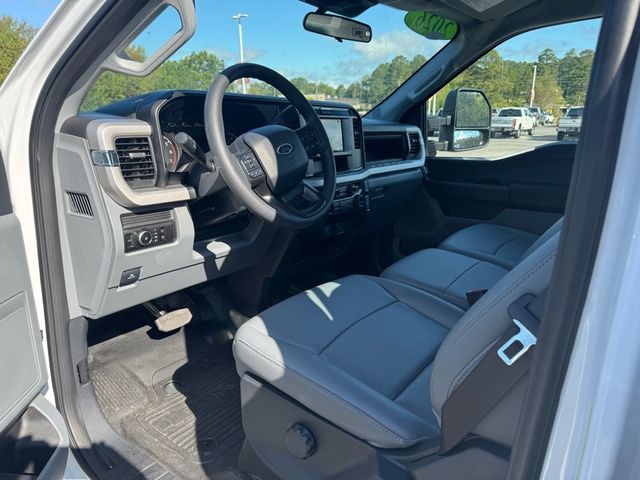 2026 Ford Super Duty F-350 DRW Cab-Chassis XL 4WD Crew Cab 179" WB 60" CA - 22920185 - 18