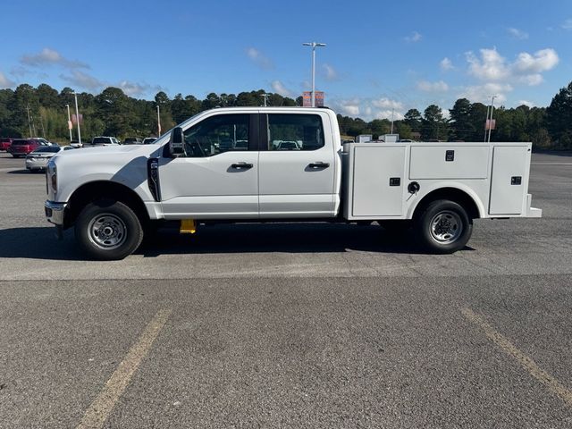 2026 Ford Super Duty F-350 DRW Cab-Chassis XL 4WD Crew Cab 179" WB 60" CA - 22920185 - 4