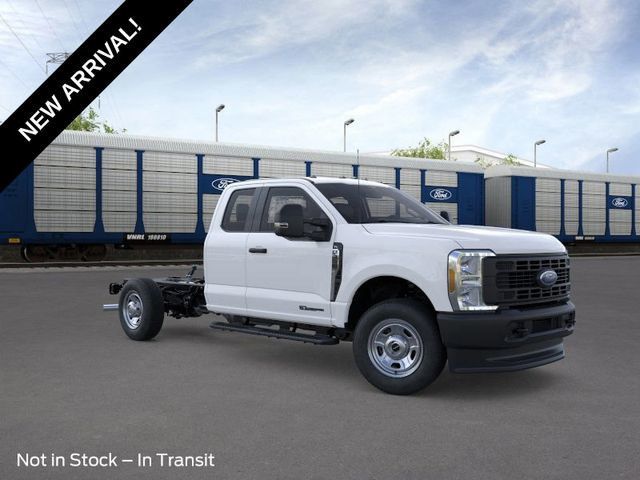 2026 Ford Super Duty F-350 SRW Cab-Chassis XL 4WD SuperCab 168" WB 60" CA - 22928202 | Video 1