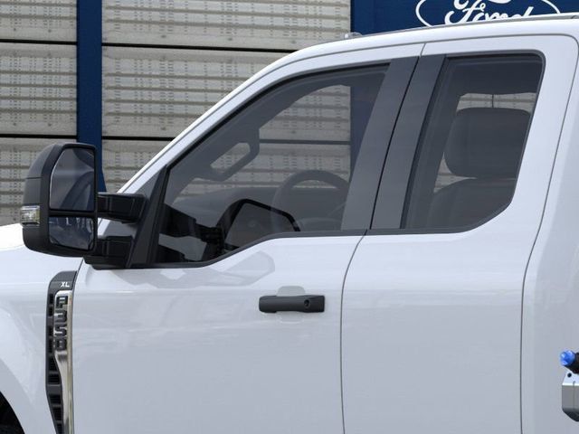 2026 Ford Super Duty F-350 SRW Cab-Chassis XL 4WD SuperCab 168" WB 60" CA - 22928202 - 19
