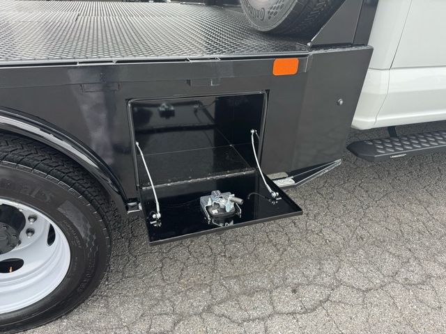 2026 Ford Super Duty F-450 DRW Cab-Chassis XL - 22918706 - 9