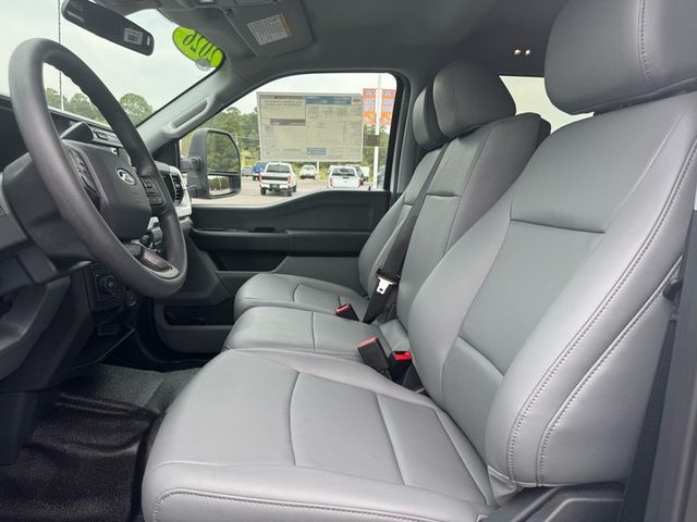 2026 Ford Super Duty F-450 DRW Cab-Chassis XL - 22918706 - 13