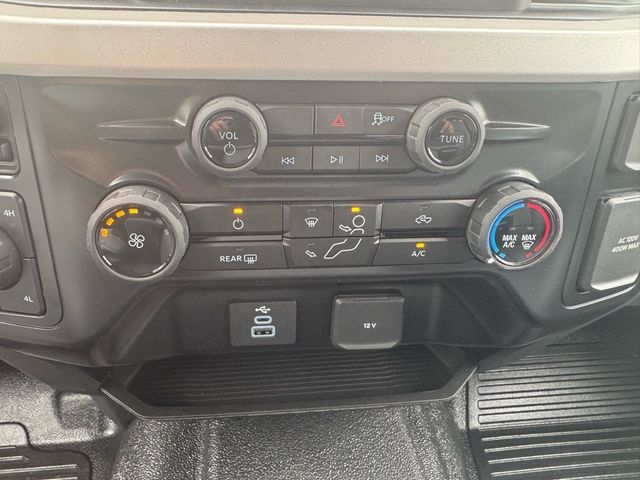 2026 Ford Super Duty F-450 DRW Cab-Chassis XL - 22918706 - 24