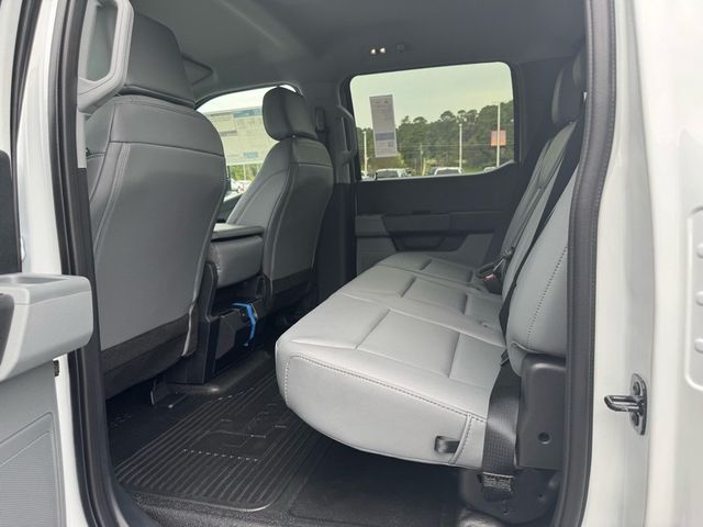 2026 Ford Super Duty F-450 DRW Cab-Chassis XL - 22918706 - 30