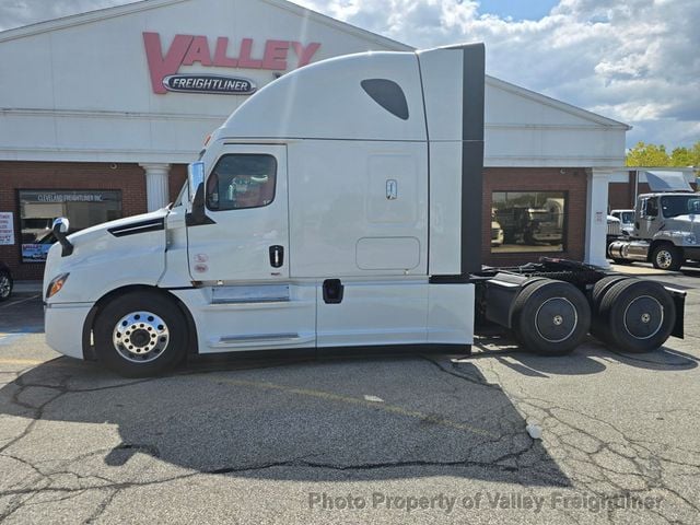 2026 Freightliner Cascadia 126SLP  - 22913008 - 4