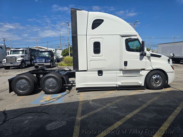 2026 Freightliner Cascadia 126SLP  - 22913025 - 2