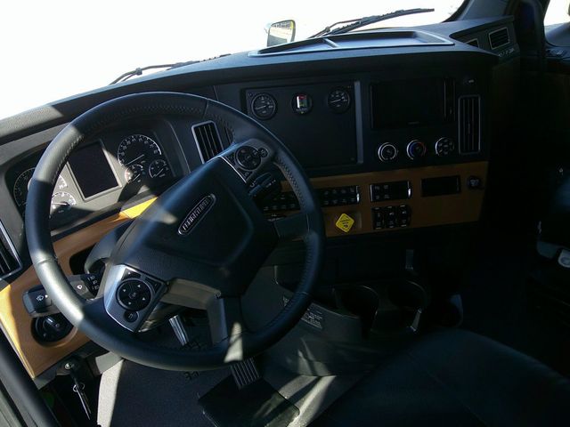 2026 Freightliner Cascadia 126SLP  - 22899267 - 8