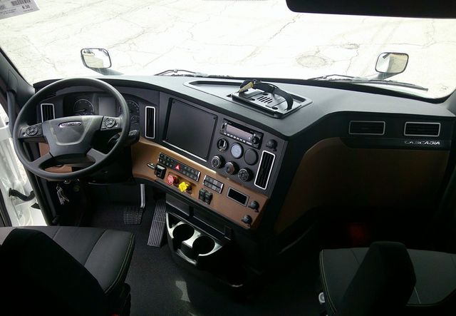 2026 Freightliner Cascadia 126SLP Drivers Lounge Sleeper! Financing Options Available! - 22833869 - 10