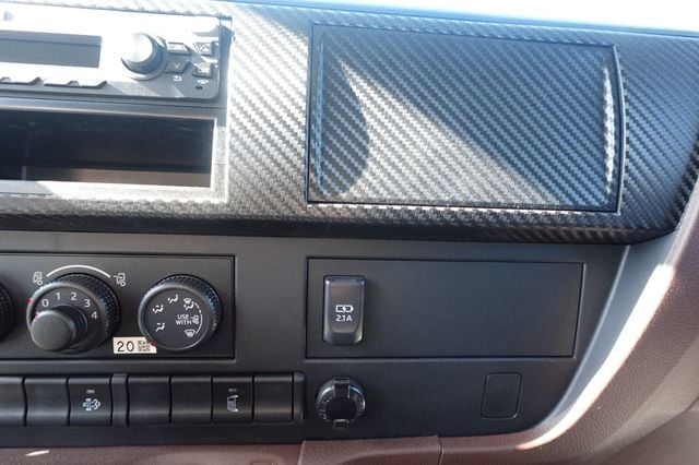 2026 HINO L6 (26ft Box with Lift Gate) - 22901190 - 53