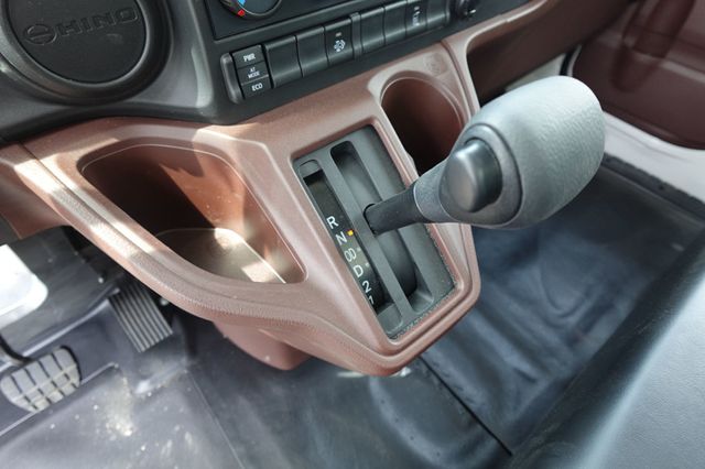 2026 HINO L6 (26ft Box w/ Lift Gate) - 22879811 - 42