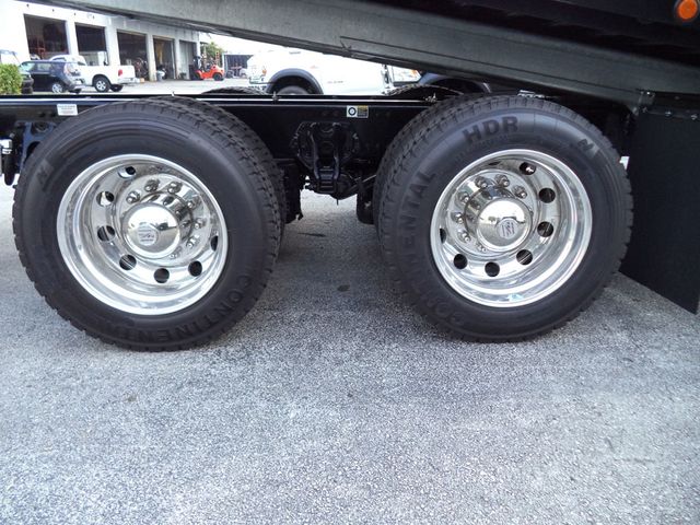 2026 Kenworth T880 With Jerr-Dan 28ft 15 Ton Industrial Carriers Wood Deck - 22904760 - 22