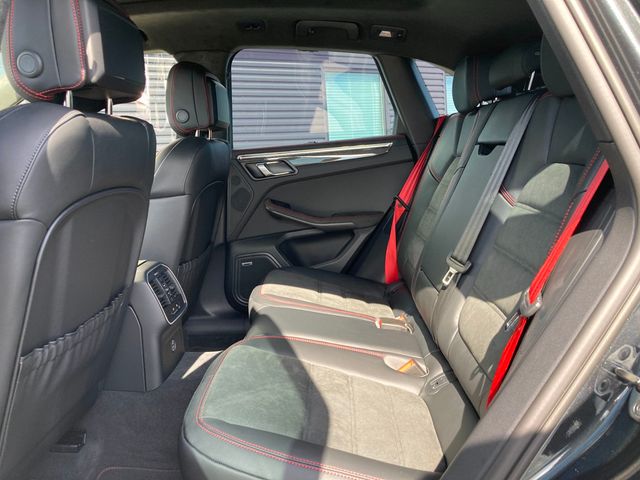 2026 Porsche Macan GTS AWD - 22939588 - 18