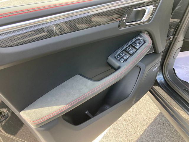 2026 Porsche Macan GTS AWD - 22939588 - 6