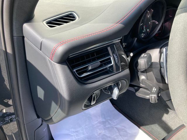 2026 Porsche Macan GTS AWD - 22939588 - 8