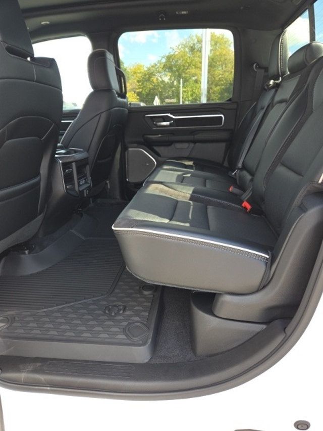 2026 Ram 1500 Laramie 4x4 Crew Cab 5'7" Box - 22907389 - 10