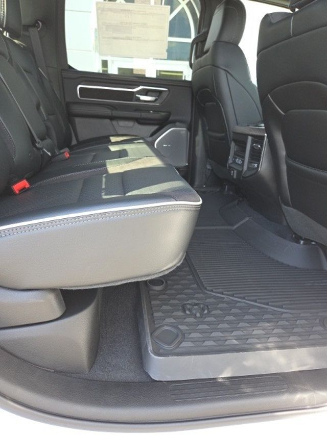 2026 Ram 1500 Laramie 4x4 Crew Cab 5'7" Box - 22907389 - 11