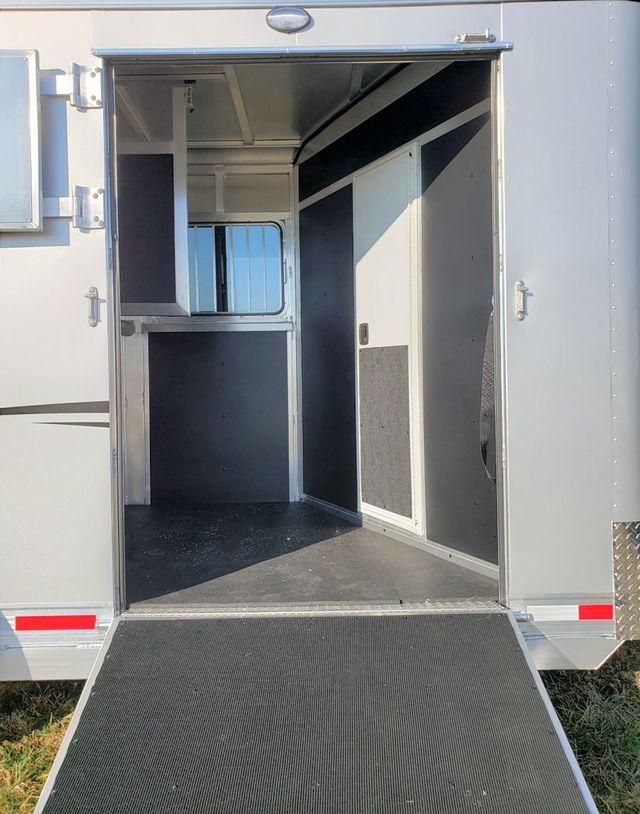 2026 Shadow 2 Horse KingMate Straight Load with Side Ramp  - 22902988 - 2