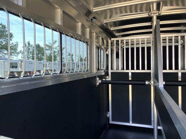 2026 Shadow 2+1 Straight Load with Box Stall  - 22914944 - 10