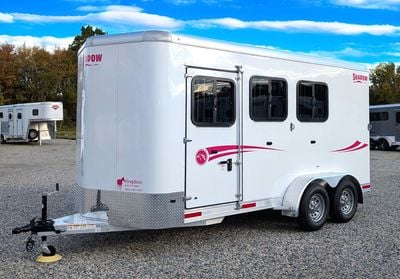 2026 Shadow 3 Horse Slant with Drop Feed Windows