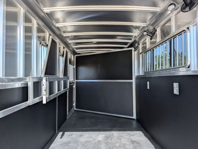 2026 Shadow 3 Horse Slant with Drop Feed Windows  - 22936592 - 7