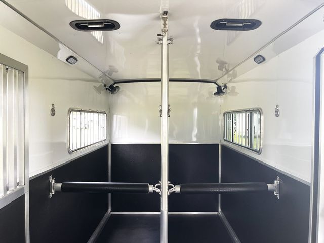 2026 Shadow 4 Horse Head to Head DRAFT w Box Stall & King Tack  - 22904136 - 13