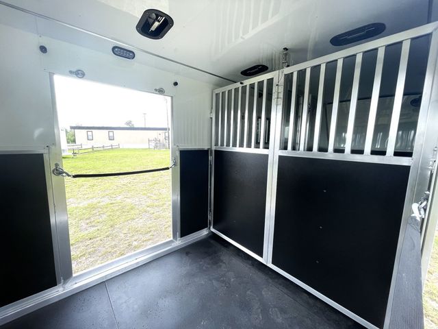 2026 Shadow 4 Horse Head to Head KingPro with Box Stall  - 22932032 - 8