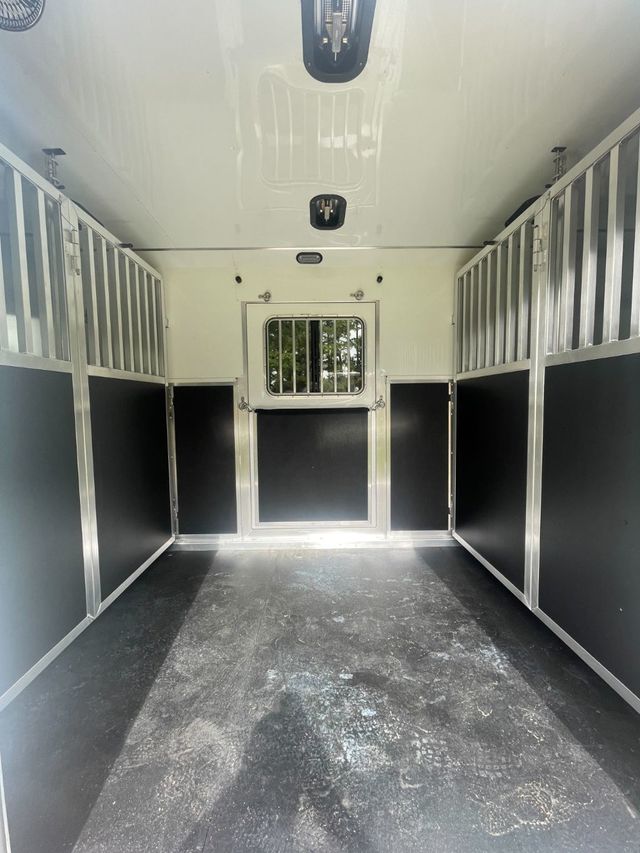 2026 Shadow 4 Horse Head to Head with Box Stall and King Tack  - 22925187 - 7