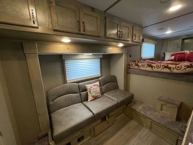 2026 Shadow 4 Horse Slant 10'6 Living Quarters with Slide  - 22899958 - 11