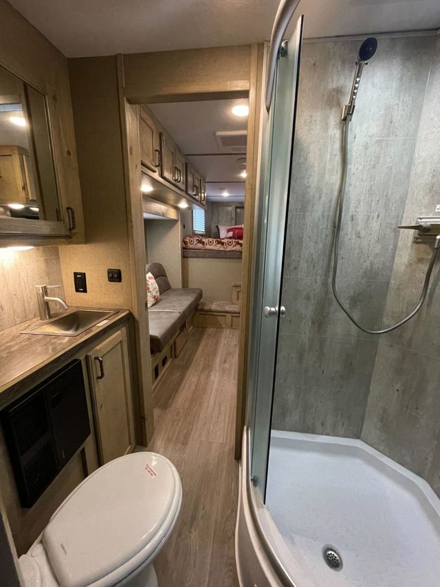 2026 Shadow 4 Horse Slant 10'6 Living Quarters with Slide  - 22899958 - 17
