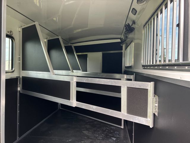2026 Shadow 4 Horse Slant 10'6 Living Quarters with Slide  - 22899958 - 6