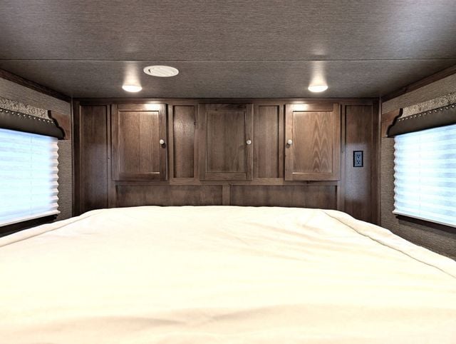 2026 SMC 3 Horse Slant 13' Living Quarters w/ Slide Patriot  - 22939875 - 9