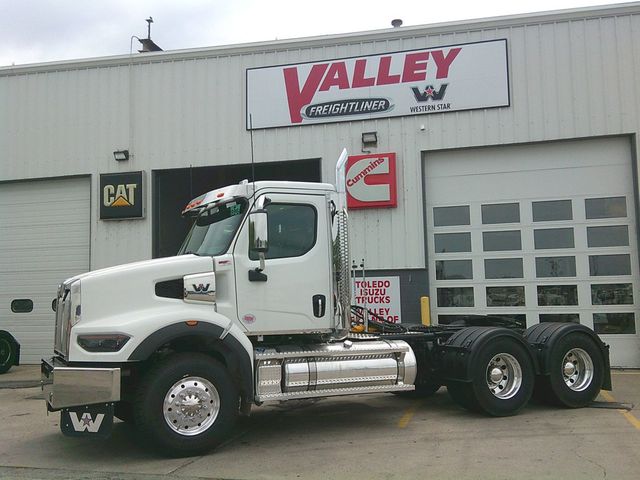 2026 Western Star 49X 2026 WESTERN STAR 49XMISP HEAVY HAUL - 22790723 - 0