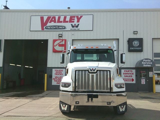 2026 Western Star 49X 2026 WESTERN STAR 49XMISP HEAVY HAUL - 22797325 - 1