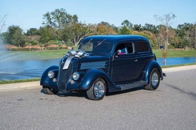 1936 Ford Humpback Restored 2 Door Sedan V8 Auto Vintage AC - 22237389 - 0