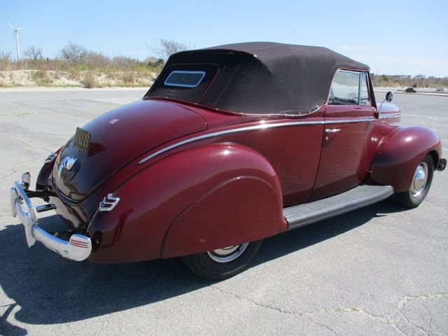 1940 Ford Deluxe Convertible - 21801807 - 0
