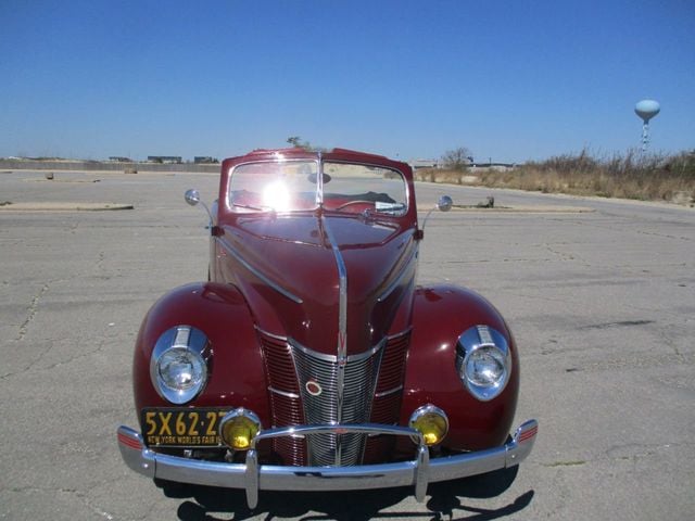 1940 Ford Deluxe Convertible - 21801807 - 9
