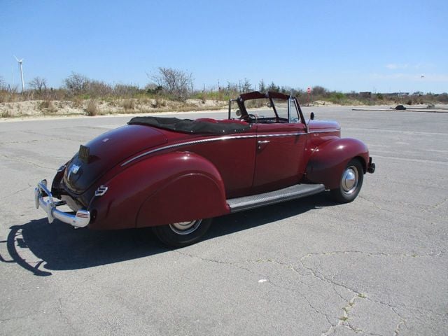 1940 Ford Deluxe Convertible - 21801807 - 3