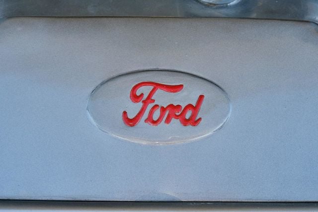1950 Ford F1 V8 Restored - 22381892 - 44