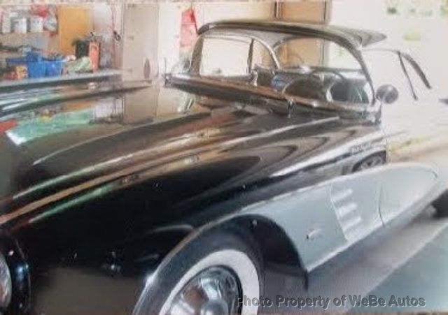 1961 Chevrolet Corvette Convertible - 21636604 - 2