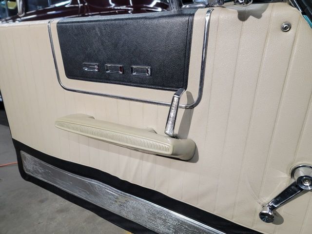1963 Chrysler 300 Pace Car - 21354369 - 39